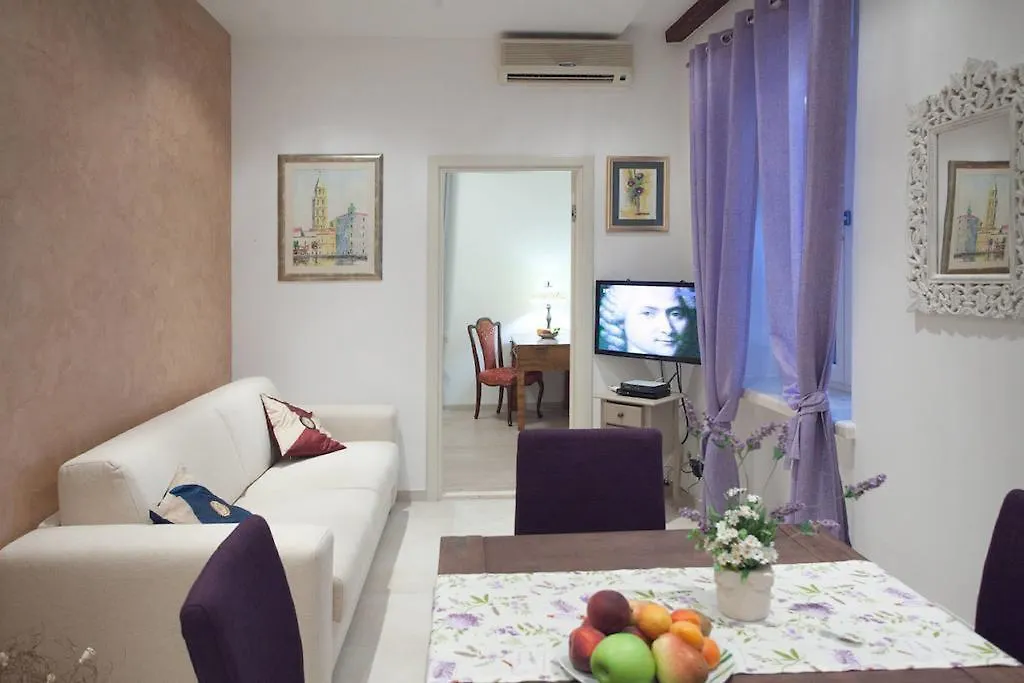 Ferienwohnung De Caris Palace Split Apartment