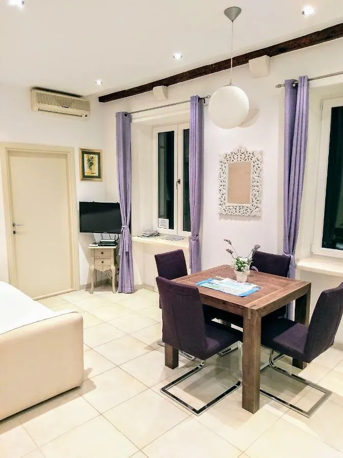 Apartment Ferienwohnung De Caris Palace Split