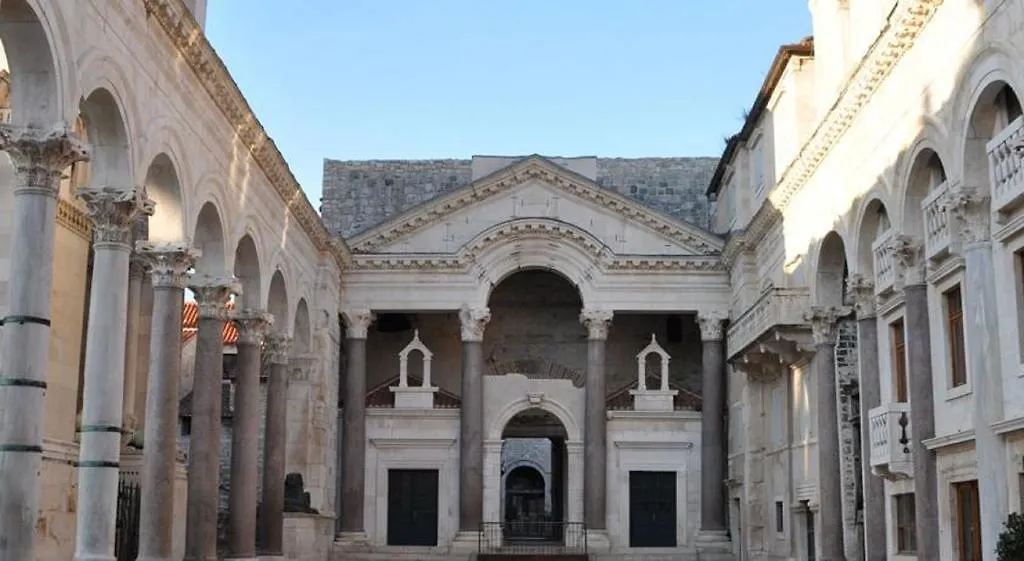 De Caris Palace Apartament Split